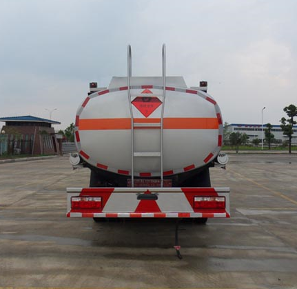 8噸東風(fēng)多利卡加油車