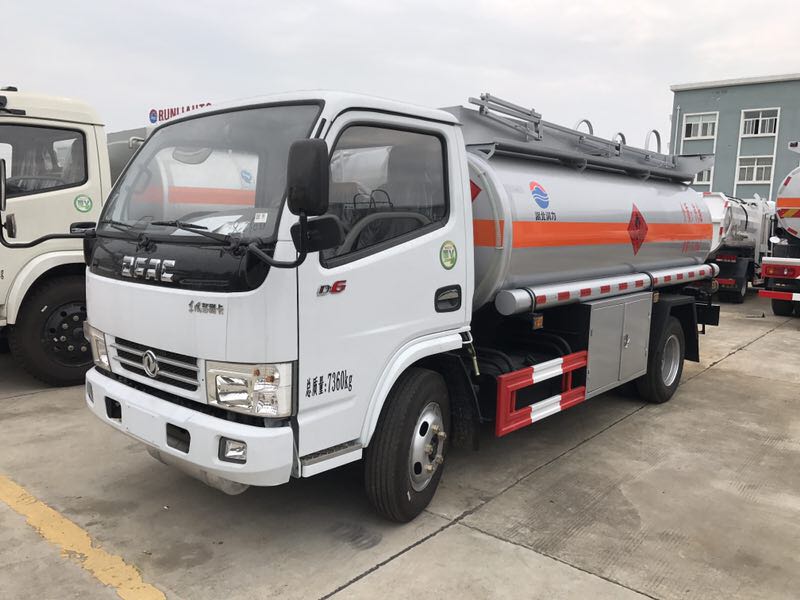 5噸運(yùn)油車圖片 5噸運(yùn)油車圖片