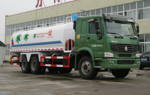 重汽豪沃天然氣18方灑水車