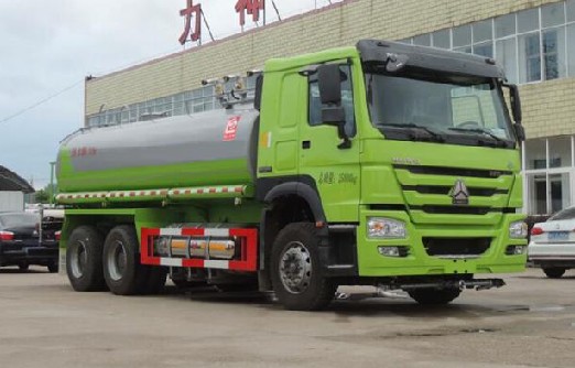 重汽豪沃天然氣18方灑水車