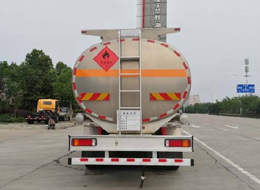 東風天龍前四后八鋁合金油罐車圖片 東風天龍前四后八鋁合金油罐車圖片