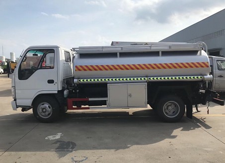 慶鈴五十鈴加油車圖片