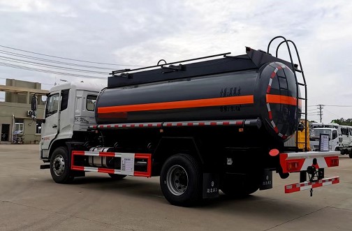 SCS5180GFWDFH型腐蝕性物品罐式運(yùn)輸車圖片 SCS5180GFWDFH型腐蝕性物品罐式運(yùn)輸車圖片