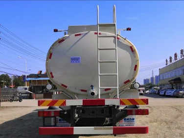 重汽豪瀚前四后八供液車廠家價(jià)格