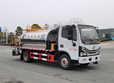4.2立方標(biāo)準(zhǔn)型瀝青灑布車(chē) 4.2立方標(biāo)準(zhǔn)型瀝青灑布車(chē)