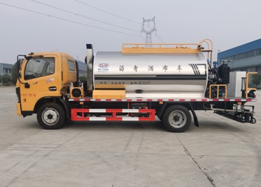 7立方標(biāo)準(zhǔn)型瀝青灑布車(chē) 7立方標(biāo)準(zhǔn)型瀝青灑布車(chē)