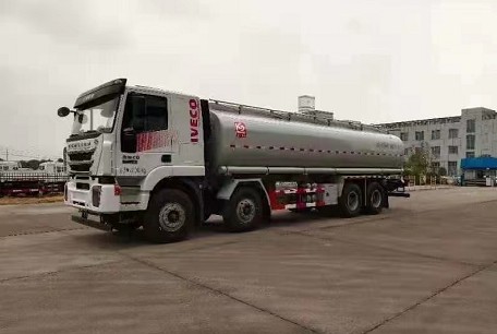 國(guó)六30方紅巖前四后八400馬力供液車
