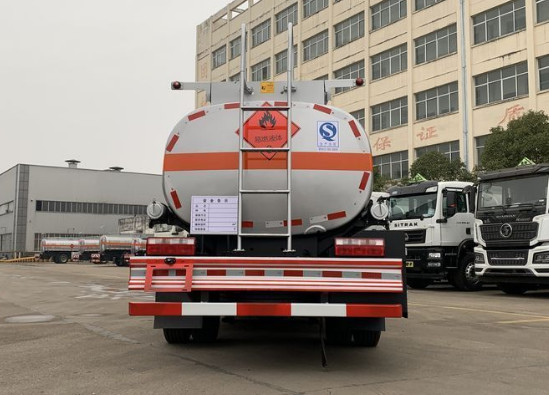 國(guó)六解放(J6F)7噸油罐車|加油車 國(guó)六解放(J6F)7噸油罐車|加油車