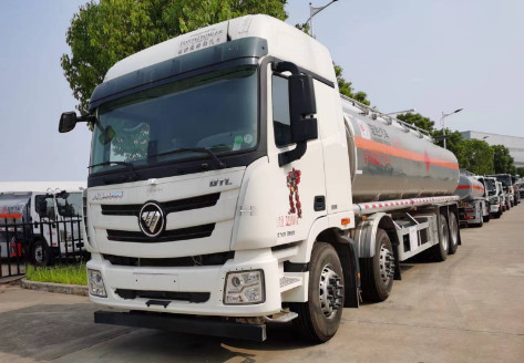 國六福田戴姆勒前四后八油罐車 國六福田戴姆勒前四后八油罐車