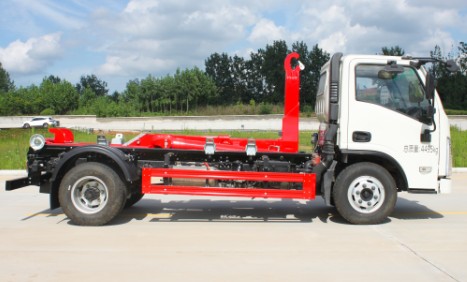 大運翼途藍牌勾臂垃圾車_DYQ5041ZXXD6AB型車廂可卸式垃圾車