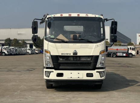 重汽豪沃7.5方加油車_楚勝牌CSC5097GJYZ6型加油車